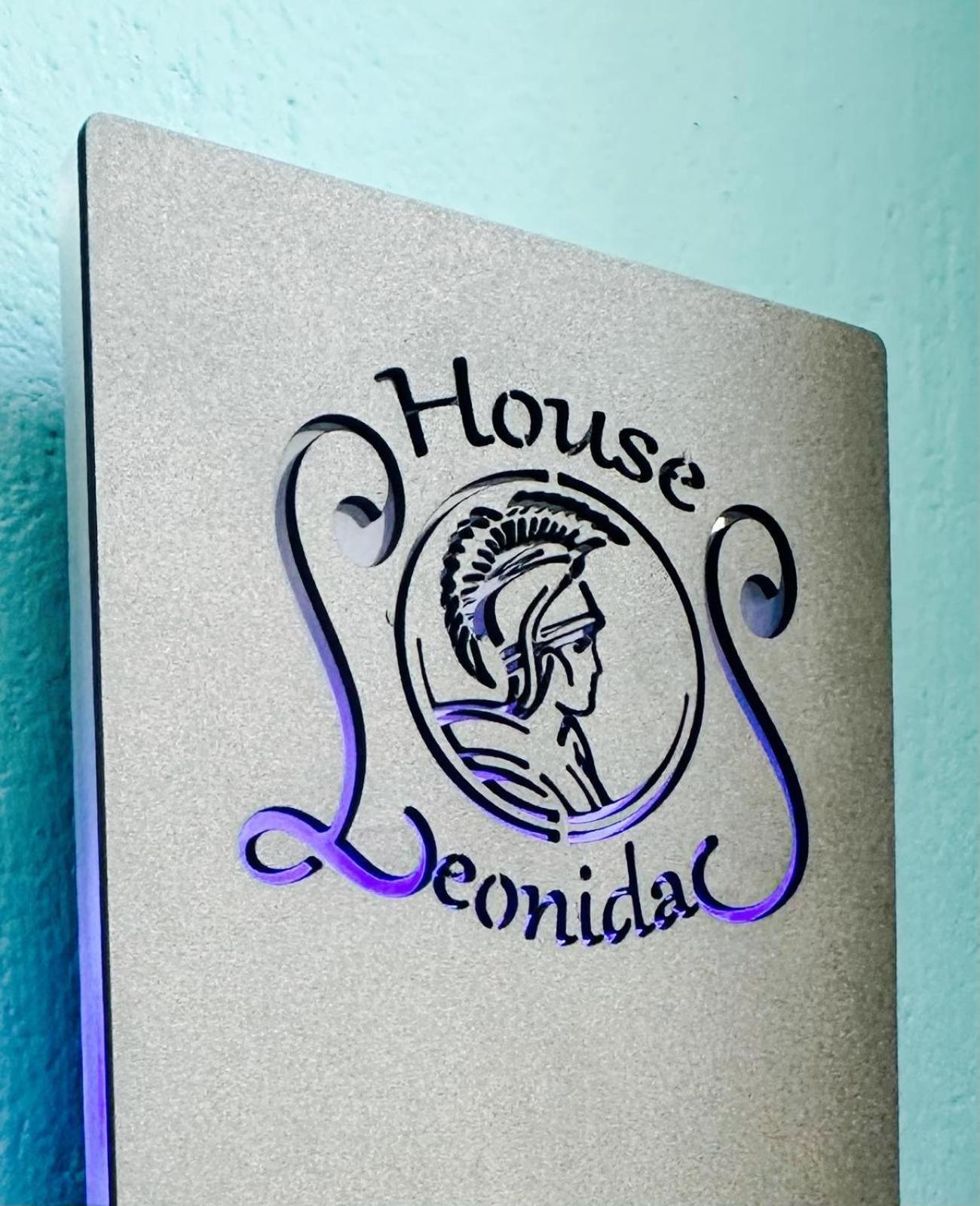 Leonidas House ปาร์กา ภายนอก รูปภาพ